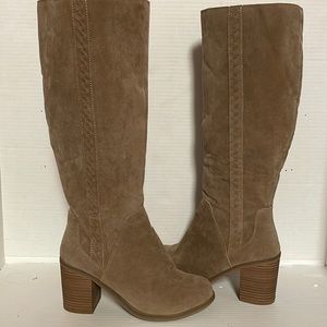 7.5 Suede-like Universal Thread Boots in Light Beige Like New